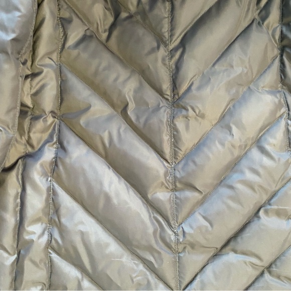 michael kors mid-length down-filled puffer parka jacket in brown-grey - Picture 3 of 7